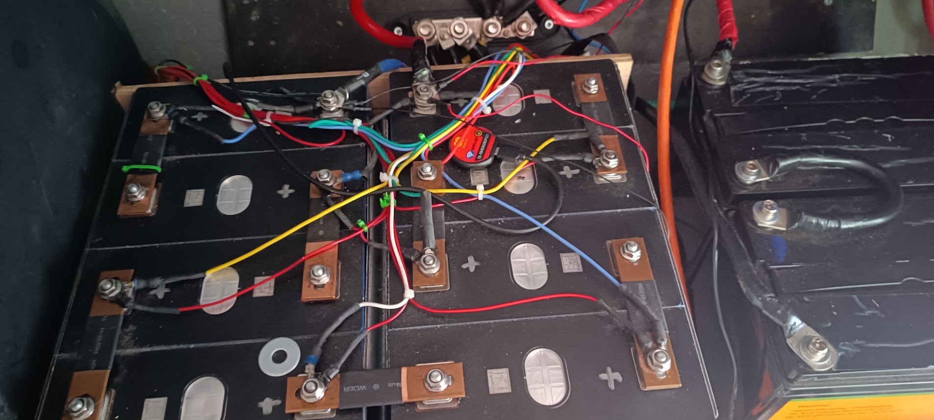 LiFePO4 lithium battery bank
