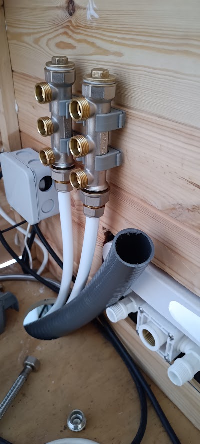 Water manifold installation