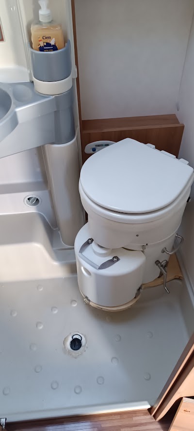 Separating toilet installation